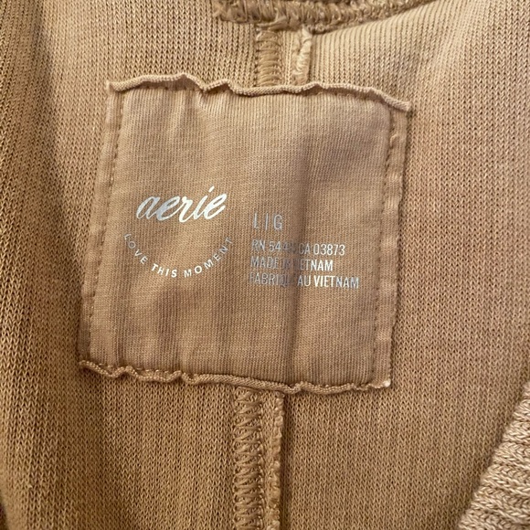 Aerie Tan V-Neck Women's Sweater - Picture 2 of 9